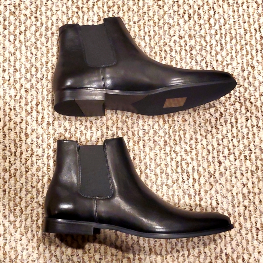 Express Men's Black Leather Chelsea Boots (NEW, NEVER WORN)